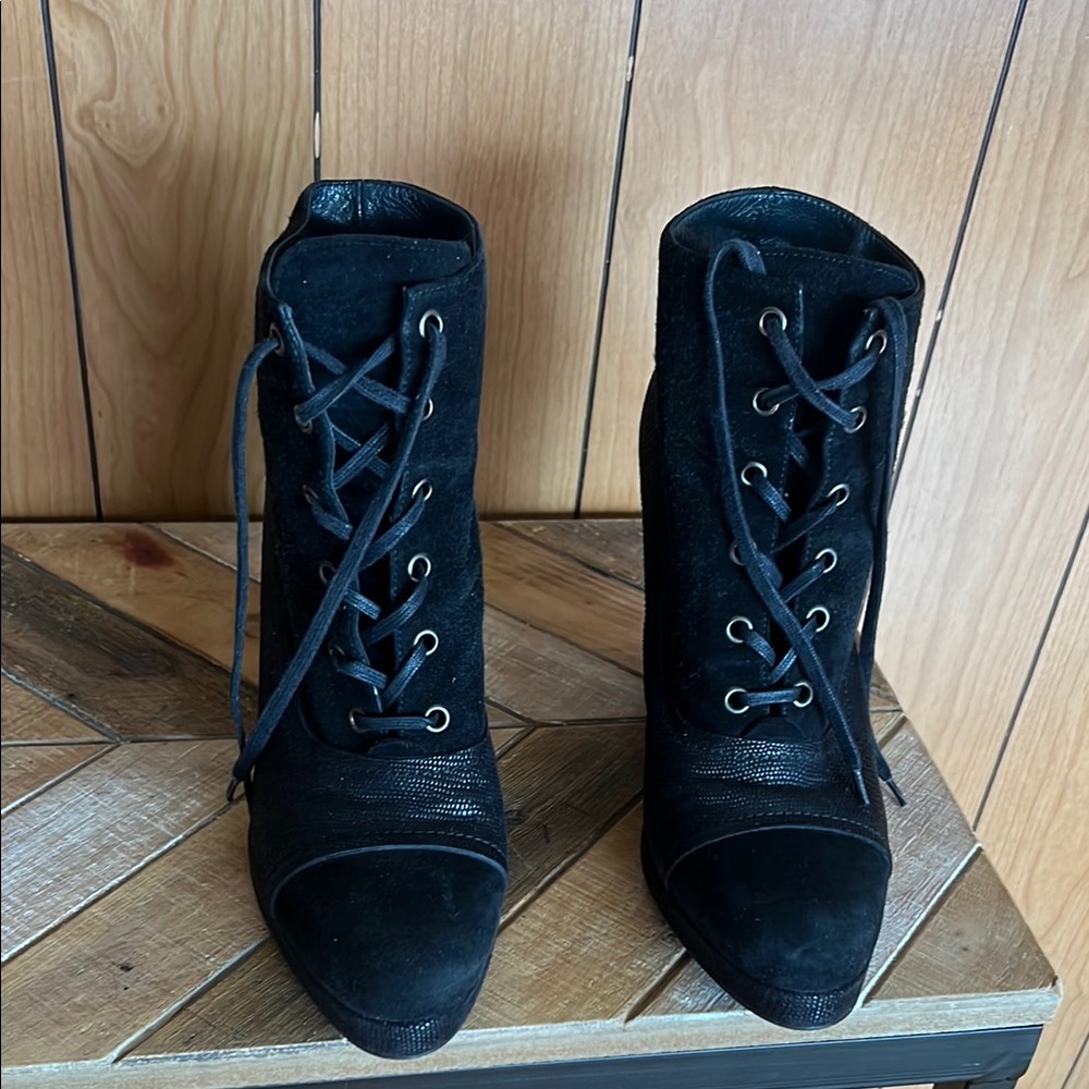Stuart Weitzman Black Suede‎ Stingray Wedge Lace Up Ankle Booties 9M made Spain